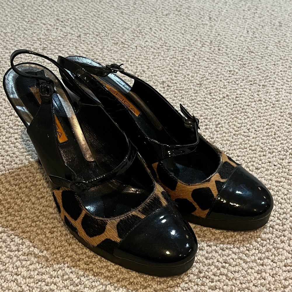 VTG Via Spiga Platform Faux Hair Jaguar Print size 8